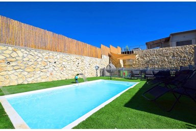 וילה אחוזת ניב - מתחם החוץ