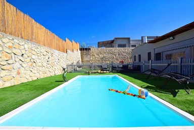 וילה אחוזת ניב - מתחם החוץ