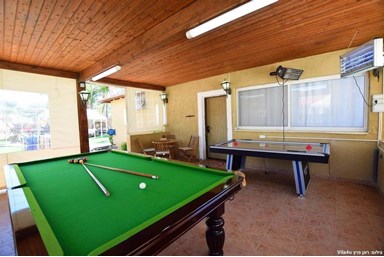 וילה כרם יוסף - חצר הוילה