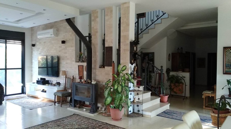 וילה ביונד - Villa Beyond פנים מהאתר (5).jpg