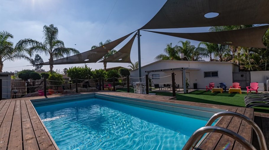 וילה מאיה החצר והבריכה (2).jpg