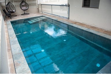 וילה H26 - החצר והבריכה 