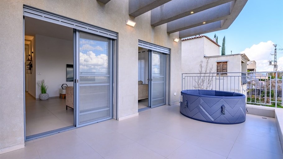 וילת נוף מגידו חצר (15).jpg